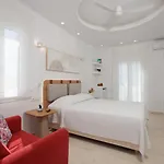 Margo 4*
