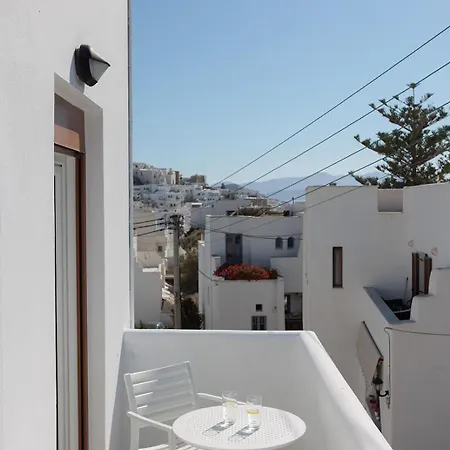 アパートホテル Margo Naxos City