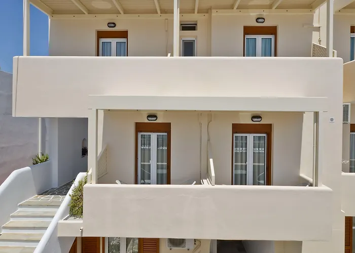 מלון דירות Margo 4*