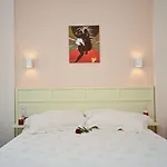 Apartahotel Margo Naxos City