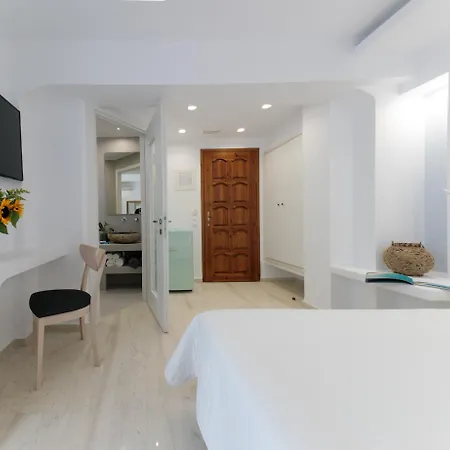 马戈一室公寓酒店 4* Naxos City